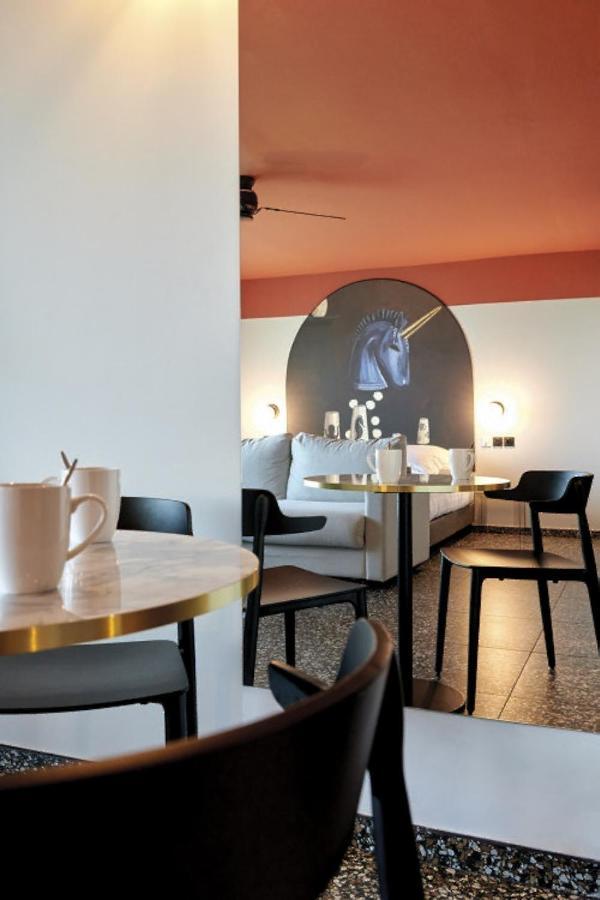 Hotel Dina Morgabine Saint Denis Exterior foto